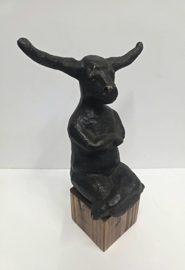 12" Contemplative Bull on Wood 8/500 (Gun Metal)