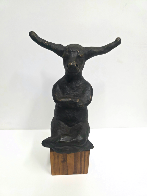 12" Contemplative Bull on Wood 8/500 (Gun Metal)